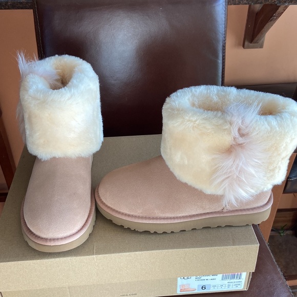 New Ugg boots size 6 - Picture 2 of 16